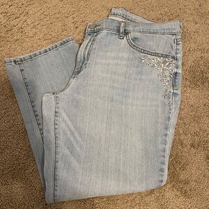 Eddie Bauer Boyfriend Slim Capri Size 12 Emboidered